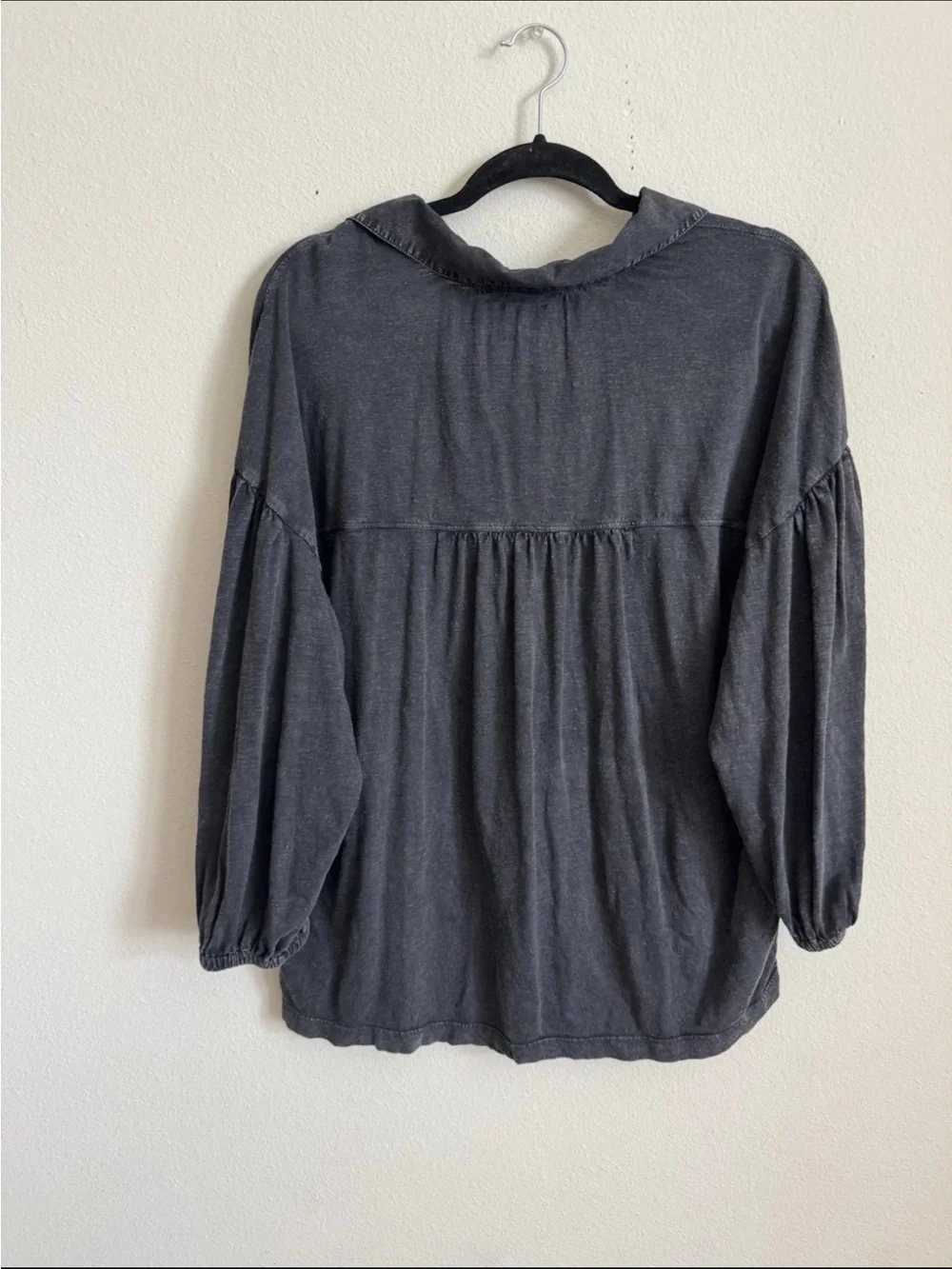 Anthropologie Pilcro Black Gray Oversized Puff Sleeve Polo Collared Blouse Top L